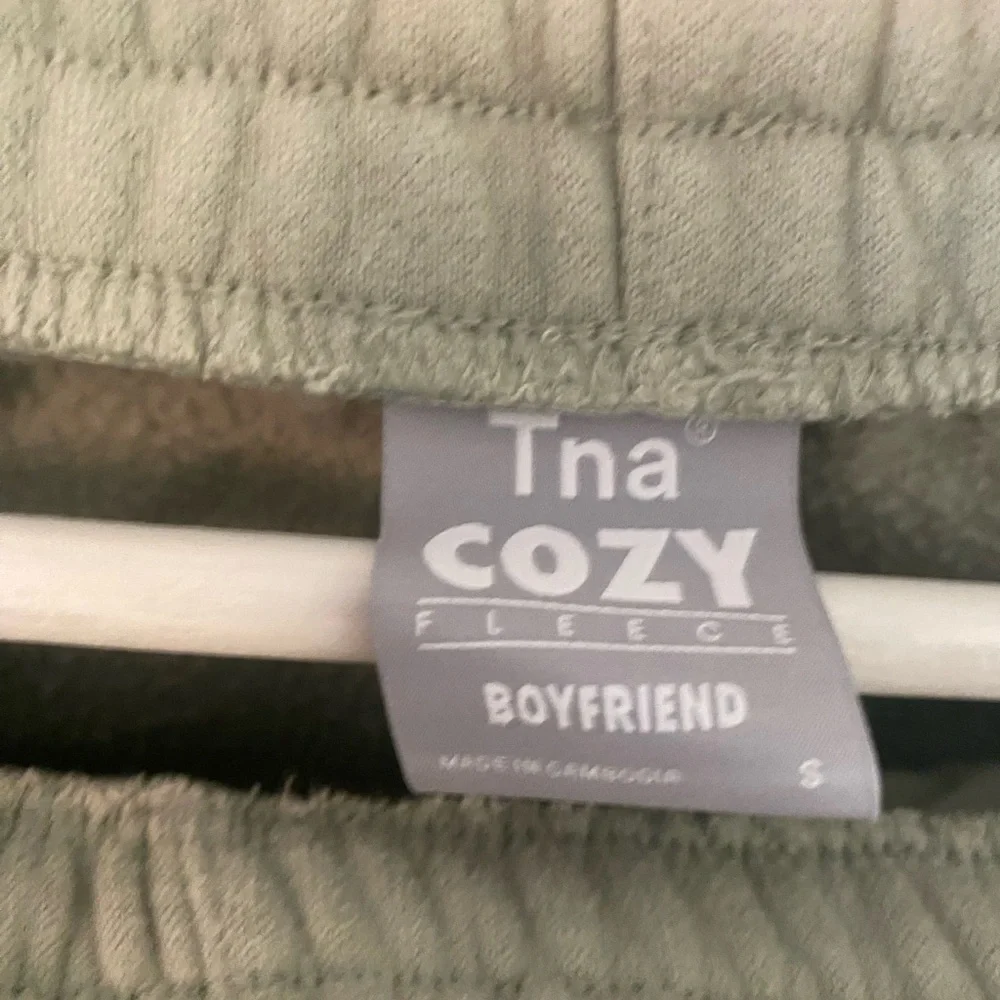 Aritzia sage green Jogger Pants - Picture 5 of 5